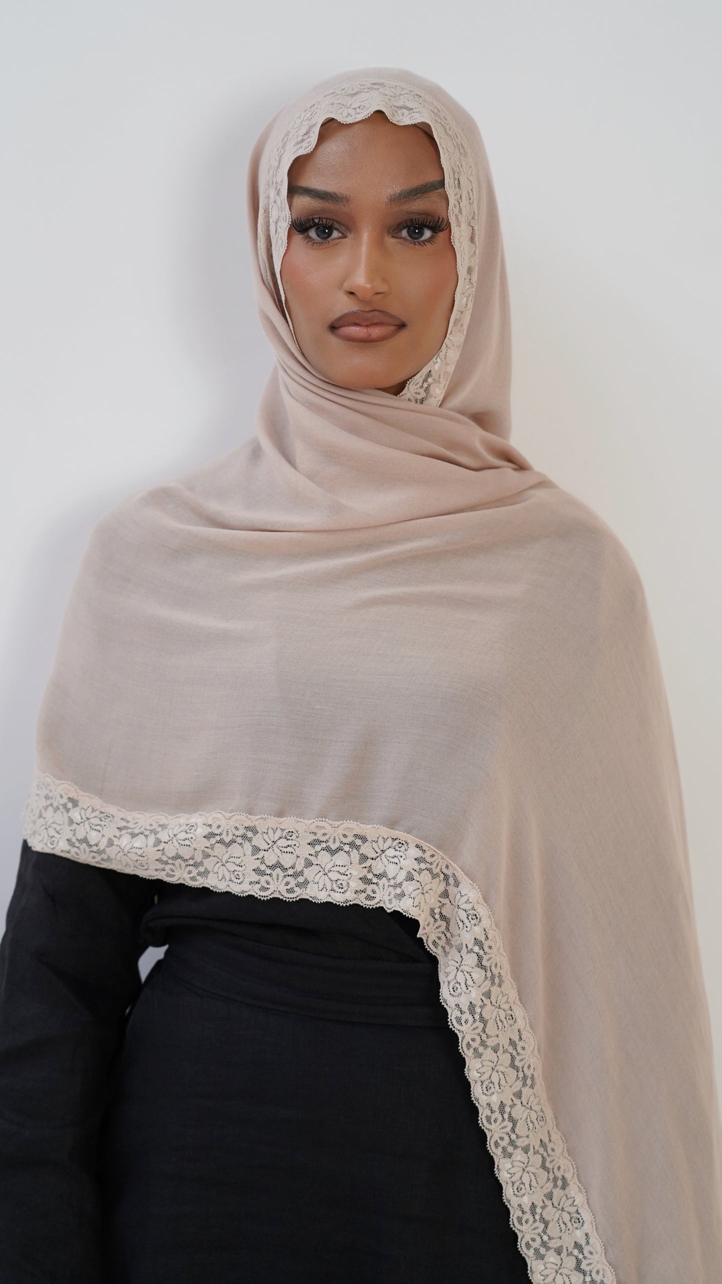 Swan Lace Hijab